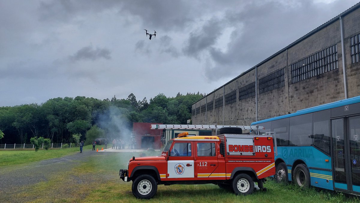 aerocamaras's tweet photo. Hace un mes finalizamos una nueva #Convocatoria del curso de #emergencias y #seguridad, avalado por #AGASP, en el que los asistentes pudieron hacer sus prácticas en entornos reales. https://t.co/1lVUP7FNIi