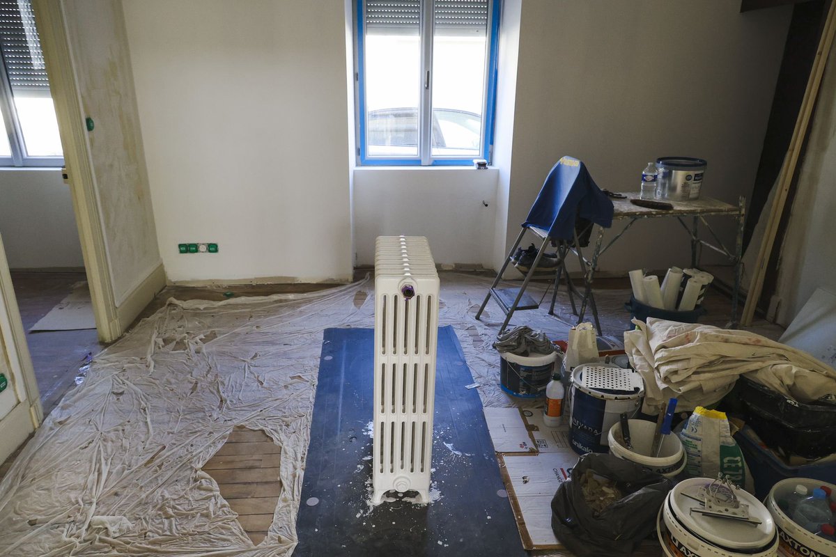 OlivierKlein93's tweet photo. Informer, accompagner, financer les travaux : la rénovation énergétique impulsée par le @gouvernementFR, ça fonctionne !

Un exemple concret de coopération entre l'État et les collectivités territoriales à #Châteauroux, qui met en lumière les résultats tangibles sur le terrain. https://t.co/wgi42PccHs