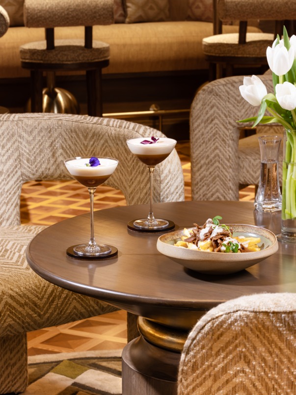TajMahalHotel's tweet photo. Step into Rick's: Where Casablanca dreams come to life at Taj Mahal New Delhi. Discover the exquisite flavors, experience the melody of the piano, and unwind in the elegance of a bygone era.
#RediscoverReimaginedTajMahalNewDelhi #MoreGloriousWithTIme #LuxuryLiving #RicksBar https://t.co/hBS8MR4O6M
