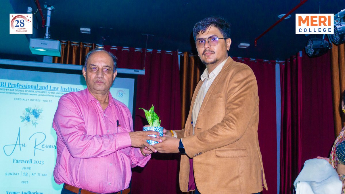meri_college's tweet photo. 𝐌𝐄𝐑𝐈 𝐏𝐫𝐨𝐟𝐞𝐬𝐬𝐢𝐨𝐧𝐚𝐥 𝐚𝐧𝐝 𝐋𝐚𝐰 𝐈𝐧𝐬𝐭𝐢𝐭𝐮𝐭𝐞 𝐨𝐫𝐠𝐚𝐧𝐢𝐳𝐞𝐝 𝐀𝐔 𝐑𝐄𝐕𝐎𝐈𝐑-𝟐𝟎𝟐𝟑 on June 18th, 2023 for its outgoing batch of BALLB, BBA LLB &amp; LLB. 

#MERIPLI #MERILawCollege #merigroupofinstitutions #organized #farewell #AUREVOIR #celebrations https://t.co/Z62PpdP0pp