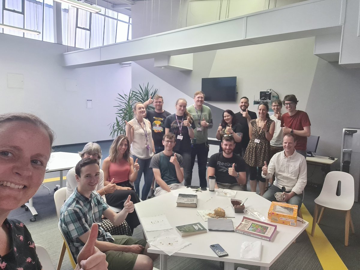 👍🏻Thumbs up👍🏻 all round as we celebrated Luigi's first publication from his PhD on #wildfires any excuse to have cake at work, thanks to everyone <a href="/lborogeog/">Loughborough Geography and Environment</a> who came to celebrate/eat cake 🎂🥮 #proudsupervisor

doi.org/10.1016/j.fore…