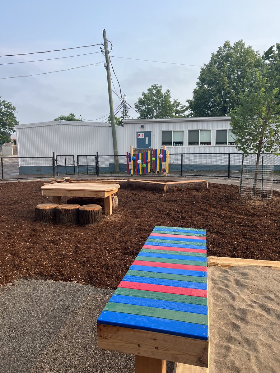 ROPShdsb's tweet photo. Our Kindie Play Spaces have been renovated!  Thanks @HaltonDSB for the fabulous new digs!  #ROPSROCKS #kindie #❤️ https://t.co/fAiC5U1CPn