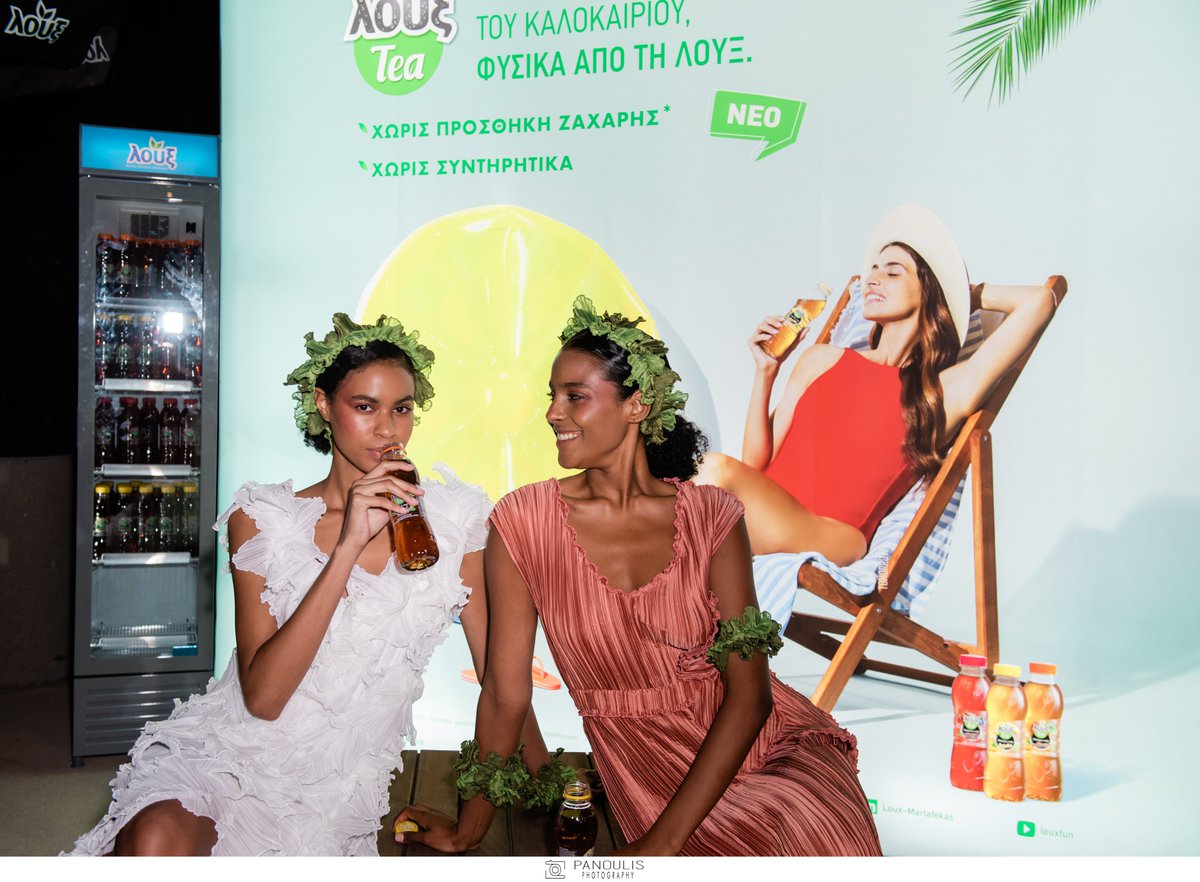 LouxGreece's tweet photo. Η Λουξ δρόσισε το Athens Fashion Week με τη σειρά τσάι λουξ Tea. 

#loux #1greeksoftdrink https://t.co/tbqJ27kS7c