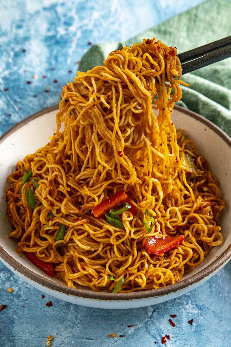 Gochujang Noodles! Saucy and spicy! So quick and easy to make, with your favorite noodles tossed in a fiery gochujang sauce. Boom! chilipeppermadness.com/recipes/gochuj… #RecipeOfTheDay #cooking #spicynoodles