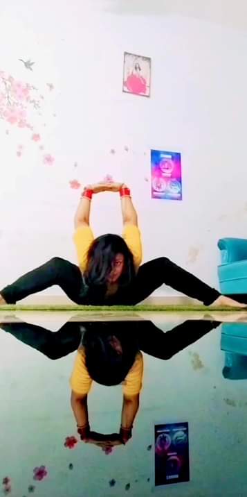 #yoga is good for you, 
#YogaDay #YogaDay #YogaGirl 
Like if you Like.... RT if you practice yoga. @Yoga_Journal