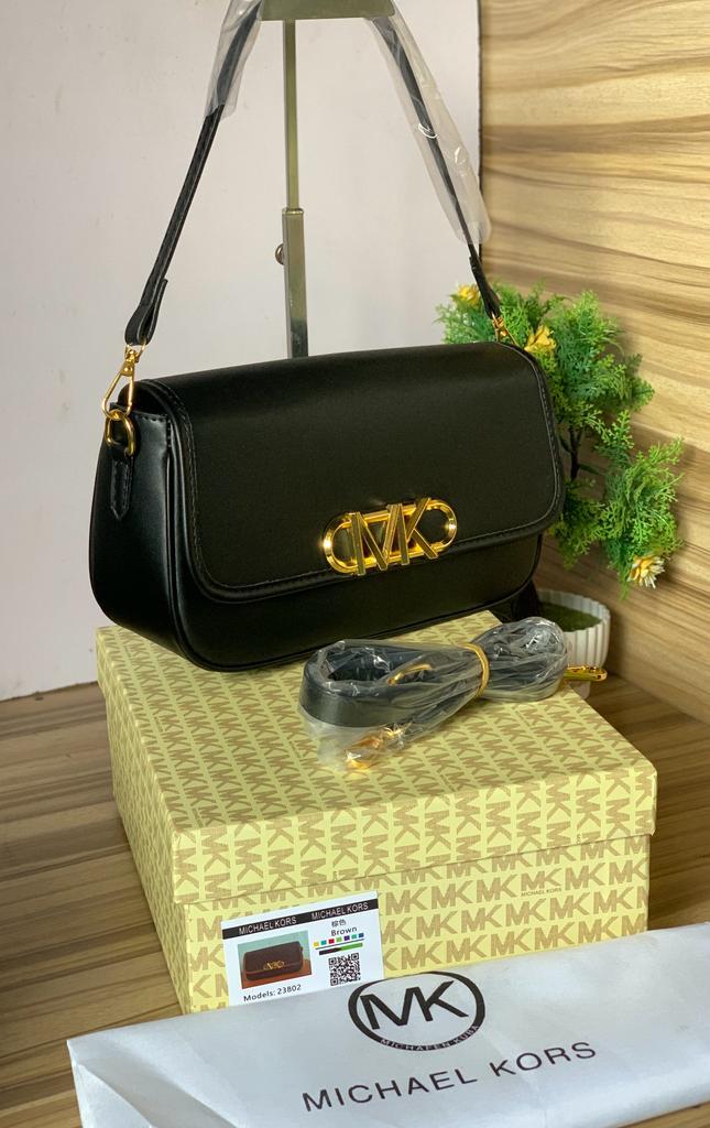 stcelinelagos's tweet photo. NEW IN, BAG 🛍️💰

SIZE: MINI

PRICE:22,500

AVAILABLE FOR IMMEDIATE DELIVERY

P:S we do not own the rights to this video/picture/music.  ALL RIGHTS RESERVED.

#stcelineshoes #stcelinebags
#bags #clothes #dress
#brandnew #onlinestore
#TontoDikeh #YvonneGodswill 
#Amaka #HildaBaci https://t.co/qp54NcXfgw