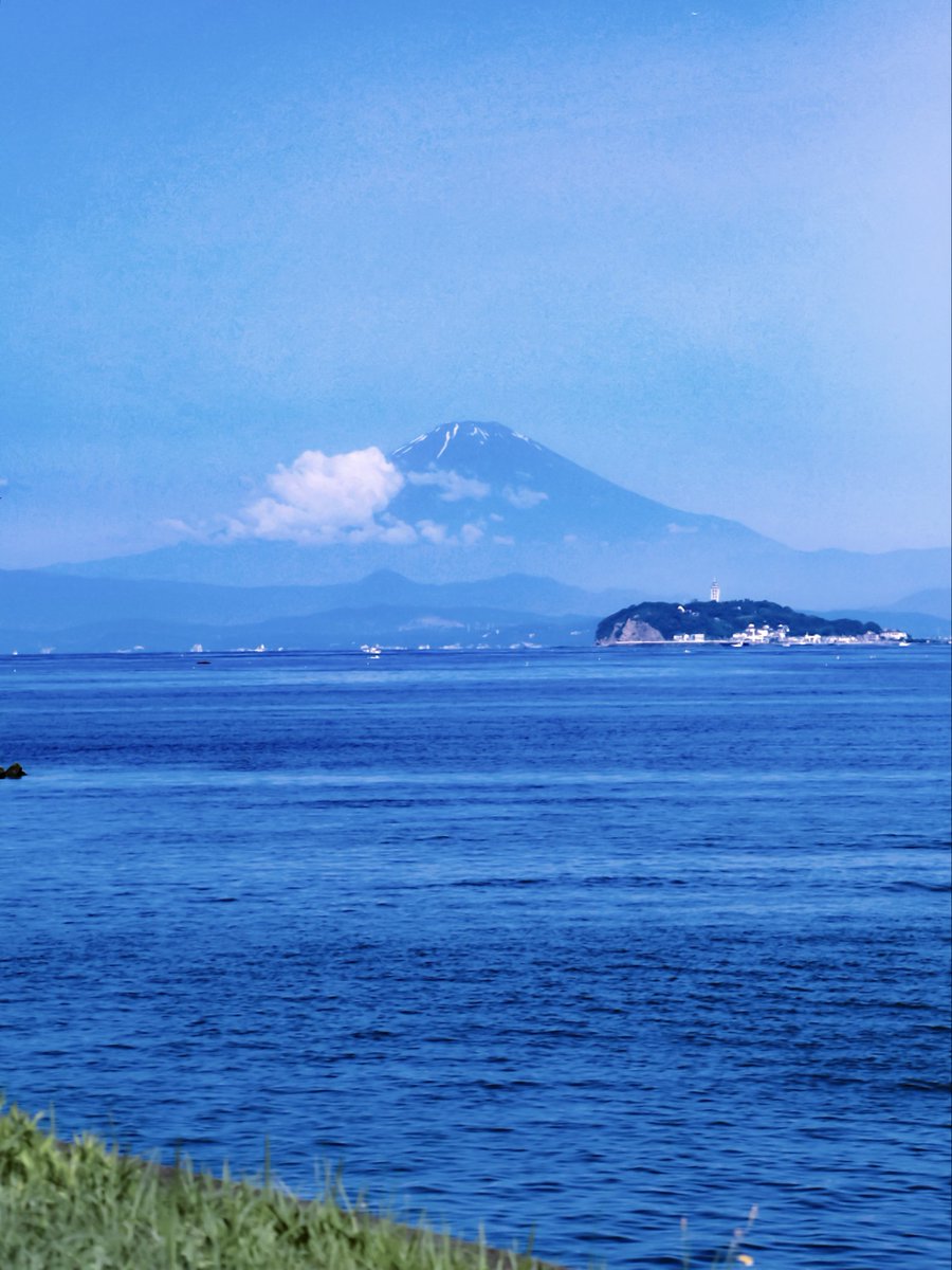 潮風が心地いい🌊🗻 ＃富士山 ＃江ノ島