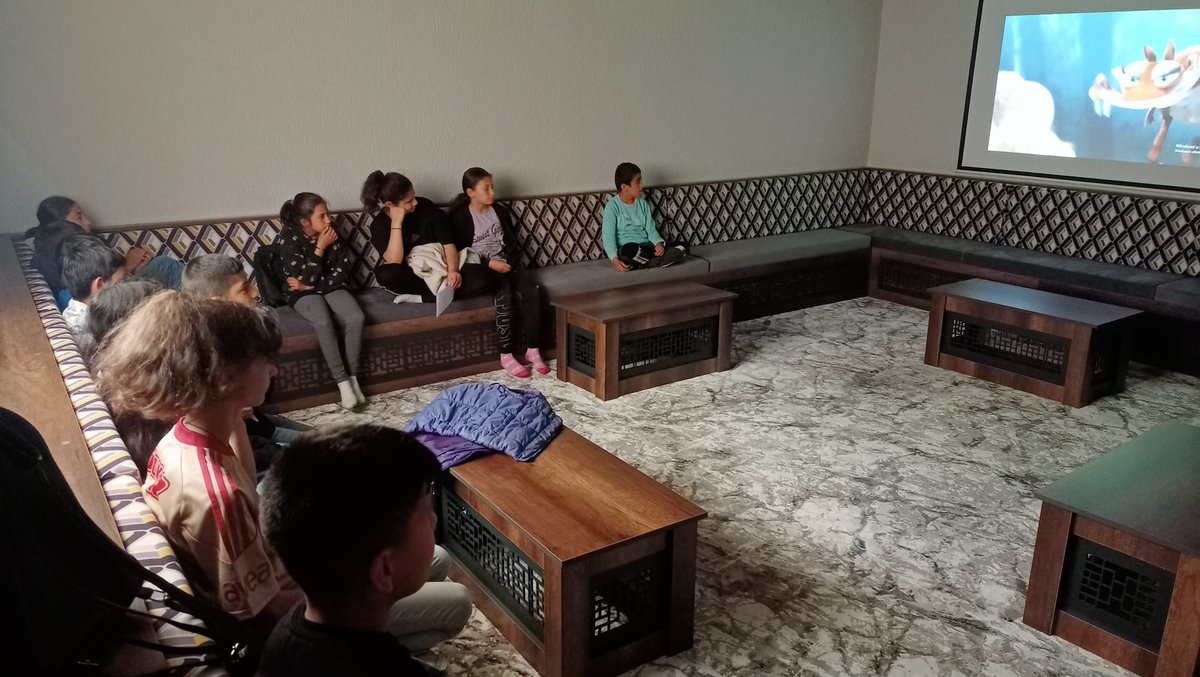 GSB_NarmanGM's tweet photo. Bugün has odamızda gençlerimizi sinema etkinliği ile buluşturduk.
#merkezimdebuyaz
#GSBYANINDA https://t.co/y2PCs8fKH2