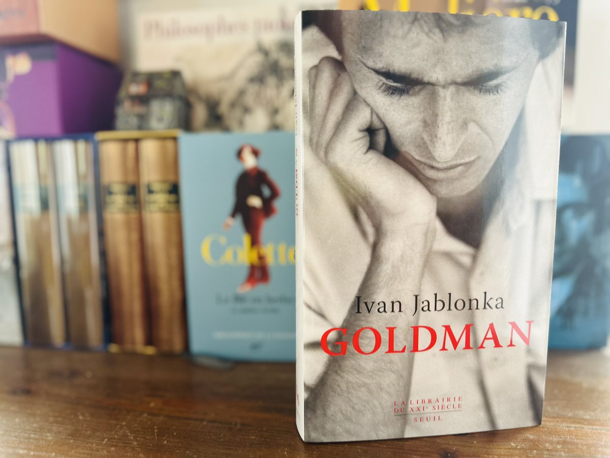 Quand l’auteur de Laëtitia met ses pas dans ceux de Goldman. Énorme livre de la rentrée. C’est sûr ! Enfance juif polonais, loin des codes de la virilité, succès générationel, se retire en pleine gloire. Mythe. <a href="/EditionsduSeuil/">Éditions du Seuil</a> <a href="/livreshebdo/">Livres Hebdo 📚</a> <a href="/strasbourg/">Strasbourg.eu</a> #goldman #jablonka