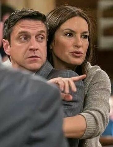 Daily #raulesparza, my fave pic of them 🥰🥰 #mariskahargitay #rauliska #barson