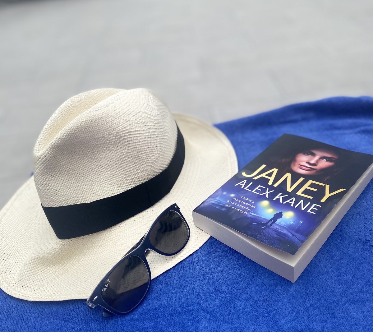 mrscordner's tweet photo. @AlexKane 
Janey’s in Tenerife 🌞💃 https://t.co/6or8jkkvTz
