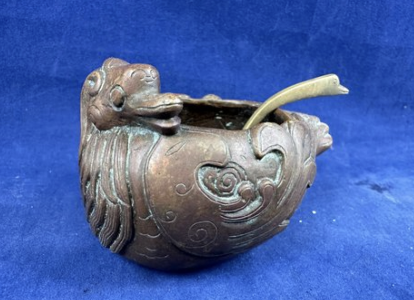 Kitchen Items!  Check out Wednesday's Auction.  It starts to close at 8:00 PM.  All proceeds go back to the community!  conta.cc/3P74khf