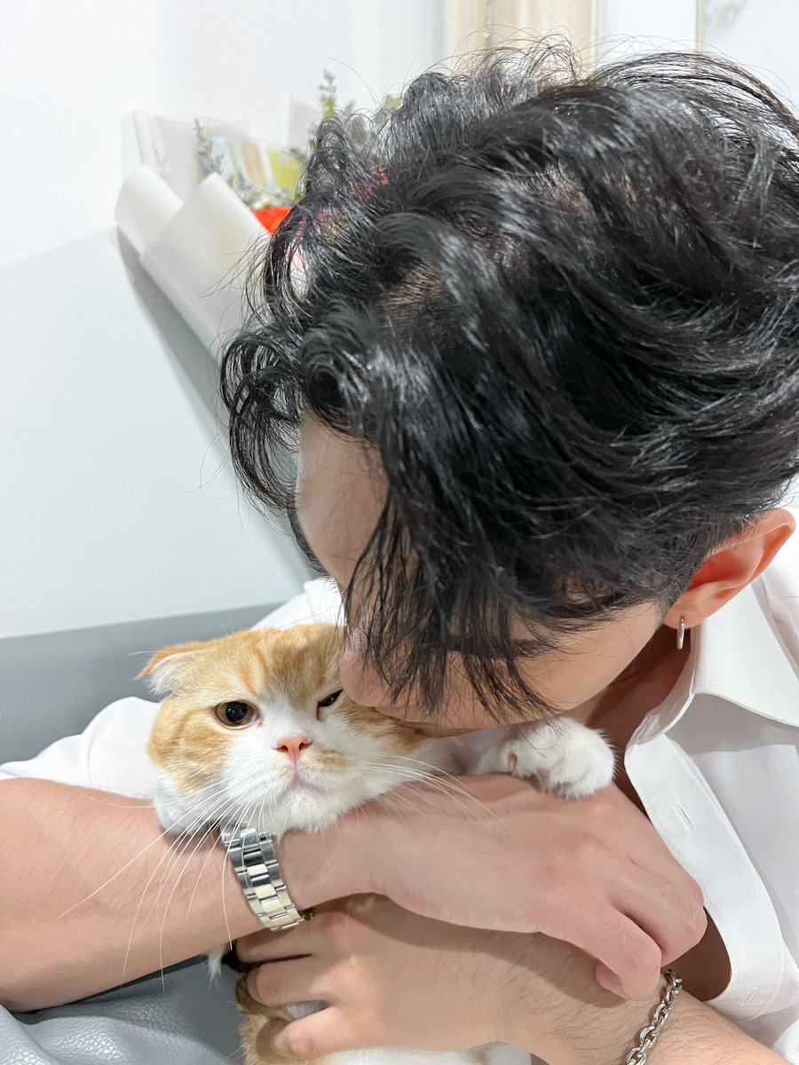 kaownah9's tweet photo. Happy 1st Birthday my little lovely bro. Hope you are the big eater, always be kindness, healthy, stay with me forever. LOVE U my Peso 🫶 #เปโซแมวส้ม https://t.co/A3QfpFO9ZU