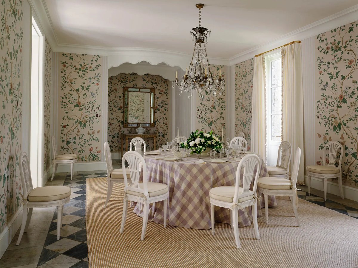 ArchDigest's tweet image. What is one word that describes Aerin Lauder's Palm Beach home you may ask? Magical.
Step inside the designer's chic paradise oasis in our July/August cover story here 👉 archdg.co/RI1Qm3T