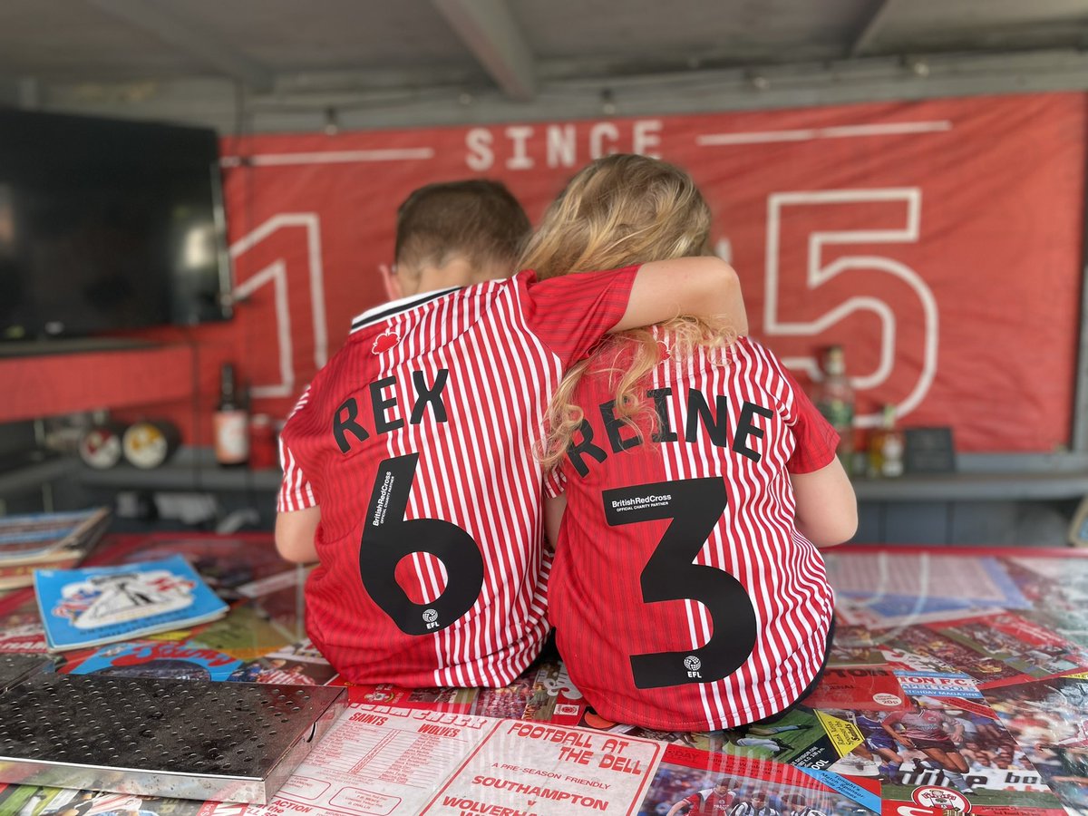 New season ready 😍😇 #upthesaints #SaintsFC #rex #reine #hummel #newkit <a href="/SouthamptonFC/">Southampton FC</a> <a href="/hummel1923/">hummel</a>