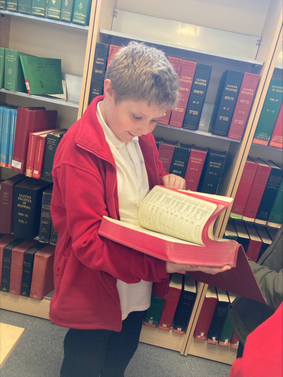 PoplarsSchool's tweet image. This half term all of our KS2 children are being given the opportunity to visit Lowestoft library and sign up for a library card so they can borrow their own books! 

#LowestoftLibrary #EvolutionTrust #readingcommunity #readingforpleasure