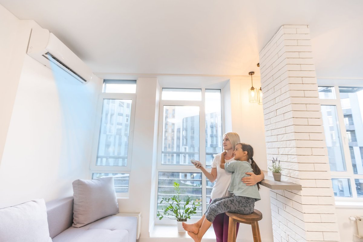 ValiantEnergyCT's tweet photo. An upgraded HVAC system can make a real difference in your home's comfort. You'll get improved air circulation, better temperature control, and greater efficiency.

Learn more in our latest blog!

LEARN MORE: https://t.co/0VOmNNYb4j

#CoolHome #BeatTheHeat #ValiantEnergySolutions https://t.co/KkeVp4gogg