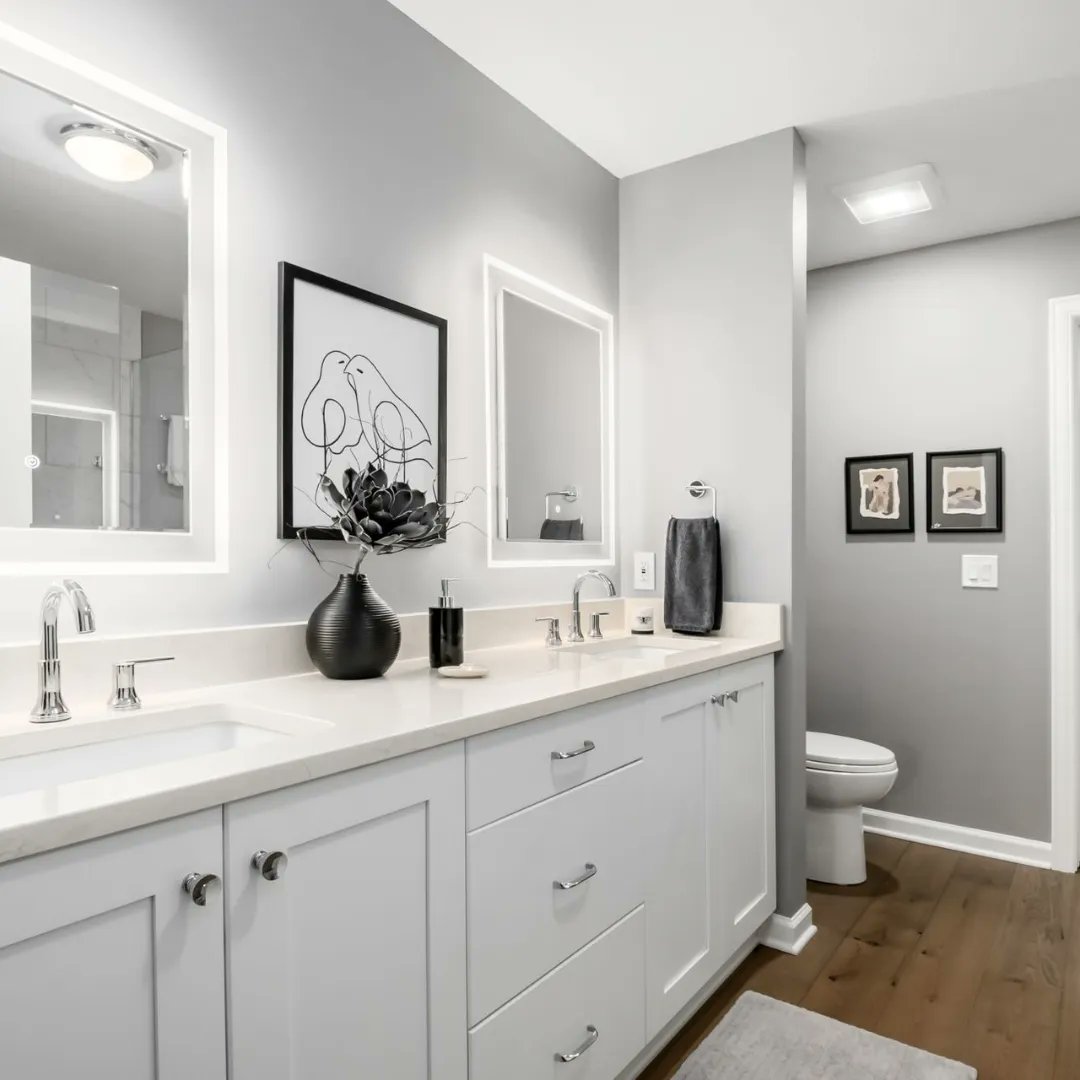 Dream_Baths's tweet photo. The yin and yang of bathroom design. This black and white remodel creates a perfectly balanced retreat. Immerse yourself in the harmony of two contrasting shades. 🔳 🎹 #BathroomGoals #ContrastingColors #onlyincolumbus #smallbusinessohio #craftsmanship #customhomeservices https://t.co/GPl14POFKj