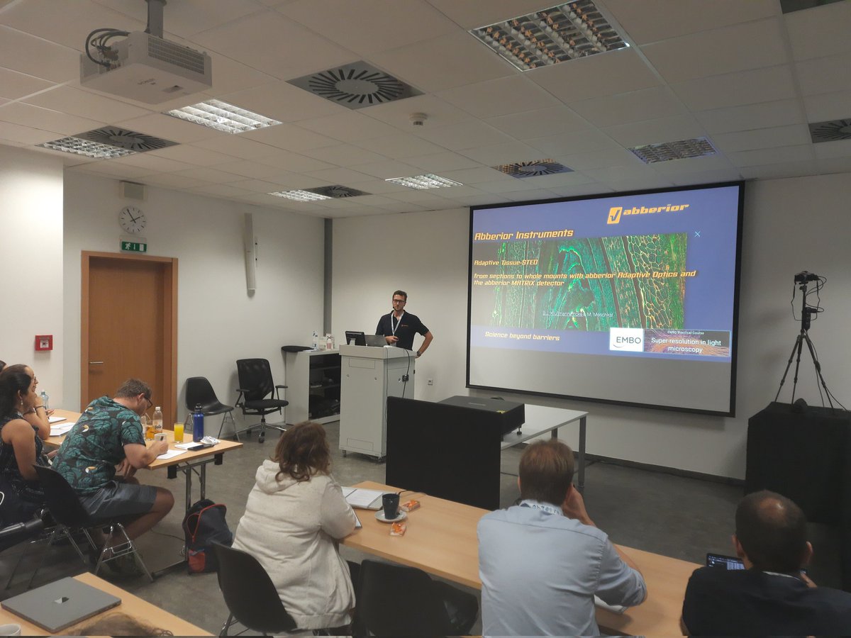 nizzle_fe_shizz's tweet photo. For the final talk of todays scientific session #EMBOsuperResMicroscopy Bastian Klußmann-Fricke @Abberior explains optical aberrations in complex samples and a possible solution with their adaptive (optics) Tissue-STED. https://t.co/RhPh7tHFEl