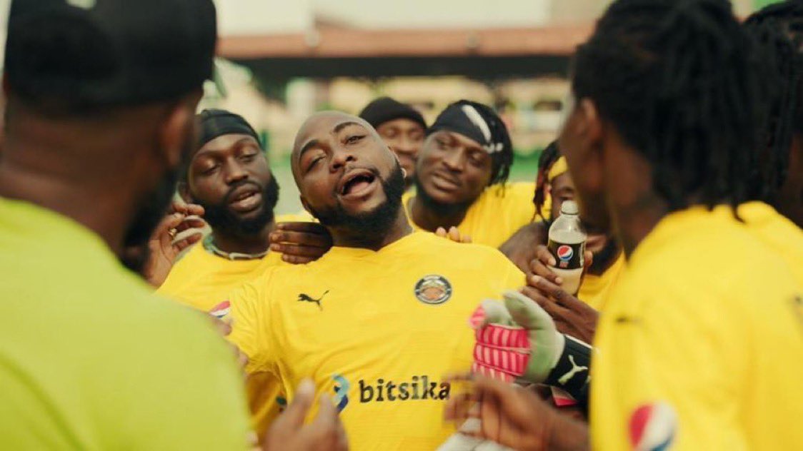 Davido watching Bill Gates call Burna boy new cat 😂😂