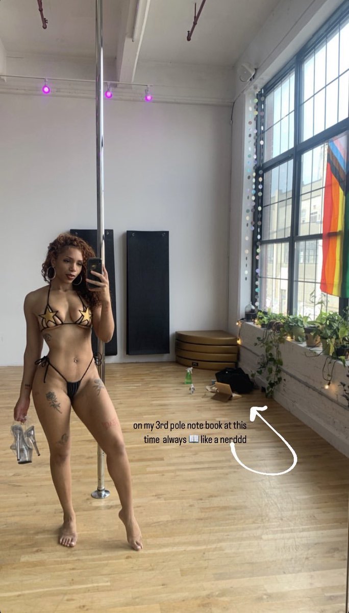 AngelaSneed14's tweet photo. & im not sure what this type of pole split is called but if you know pls drop it below all my sexy pole people I hateeee when I fall in love with a move but havenโt saved the name in my notes๐ญ๐ค๐ฝ
.
.
.
#poleislife #poledancers #poleflow #poleshapes #juneteenth #blackgirlmagicโจ https://t.co/Rjtkw7ckM0