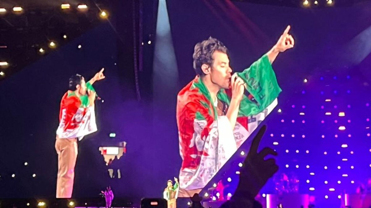 principalitysta's tweet photo. Y’ch chi’n barod am ail noson @Harry_Styles ?

Are you ready for night 2?  #LoveOnTour 🏴󠁧󠁢󠁷󠁬󠁳󠁿

📸@SkyNews https://t.co/OL3DK0uQAa