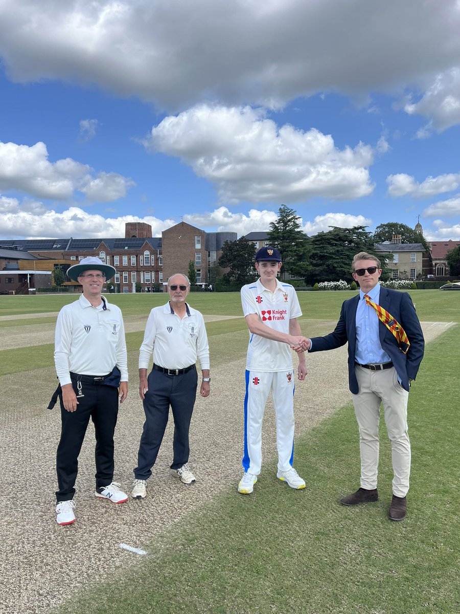 LeysCricket's tweet photo. The MCC win the toss and are batting first 🏏🏏🏏🏏🏏🏏 https://t.co/5px8FiEnub