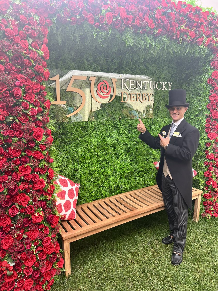 A visit from #KyDerby winning jockey, Javier Castellano at #RoyalAscot! 🌹