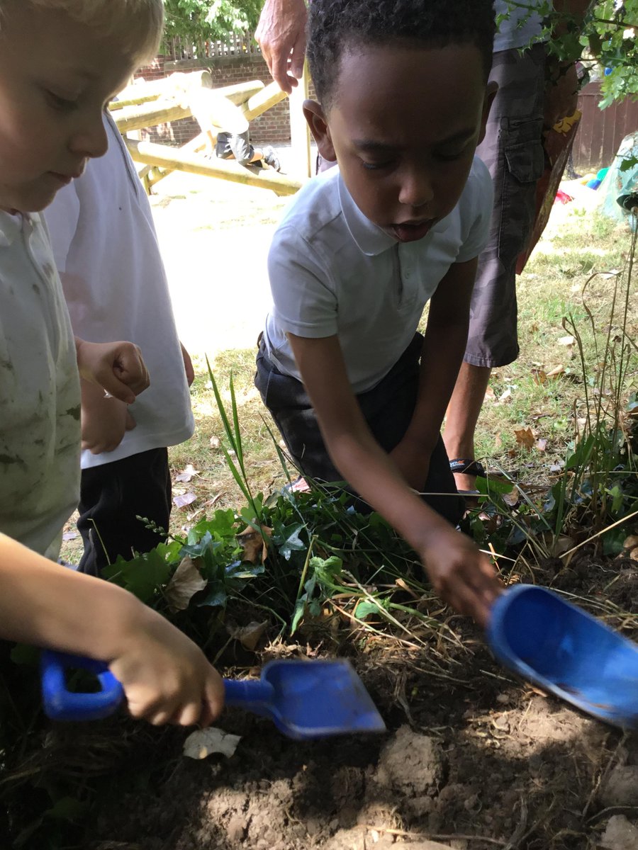 AlderTreeLeeds's tweet photo. Early Years had a very special Father/Grandfathers stay and play day yesterday. We had an amazing turnout and it was great to see everyone being collaborative camels and getting involved in all the activities their children enjoy at Alder Tree.
#HPLedu https://t.co/pWgIgG8WGW