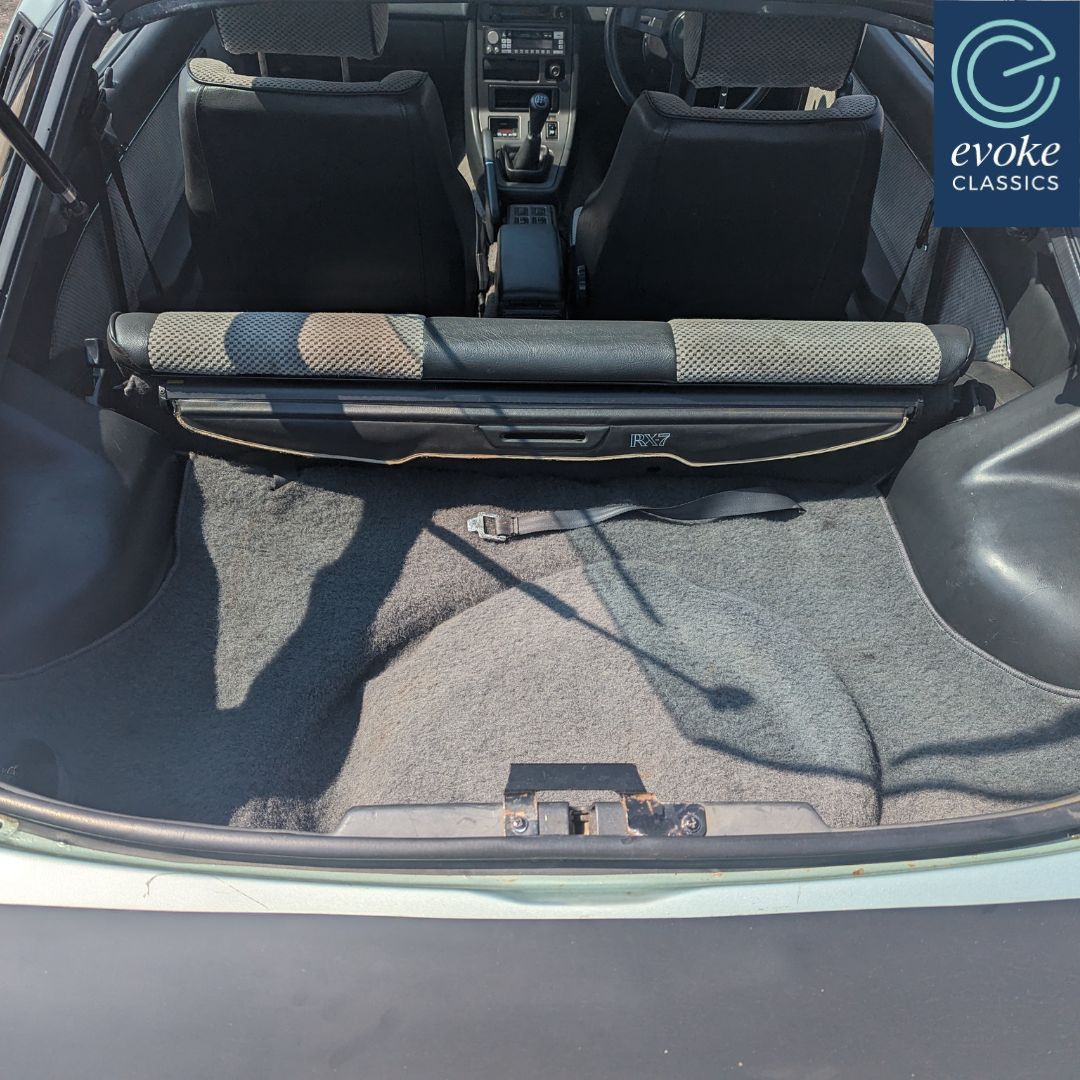 EvokeClassics's tweet image. LIVE AT AUCTION
1986 Mazda RX-7 2
evoke-classics.com/auction/1986-m…
+ Part of the Moran collection
+ Less than 600 left on the road
+ Spectacular Rotary Engine
+ Rear wheel drive
+ More information is coming soon
#MazdaRX7 #ClassicMazda #RotaryEngine