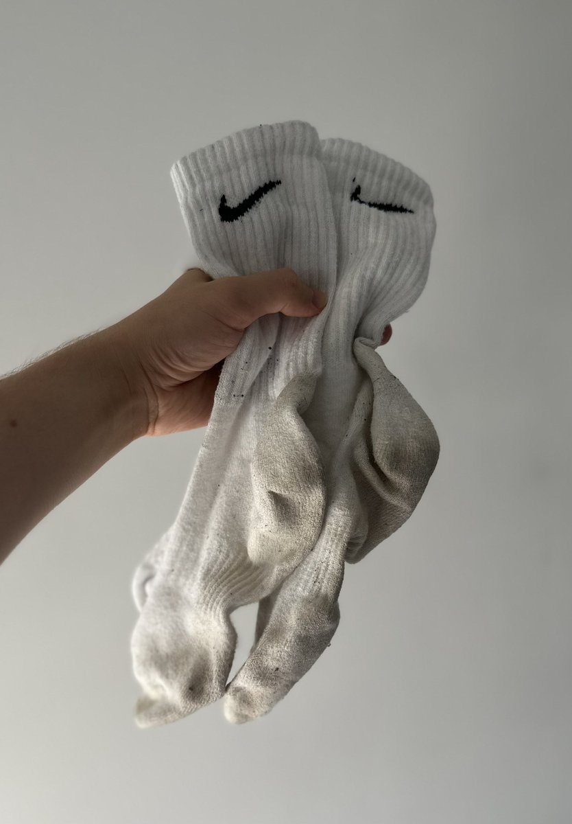 tylersockss's tweet photo. Who wants to buy my sweaty socks? 😈 Get in my DMs and satisfy your desire 😏 https://t.co/U0XLd3p0eS