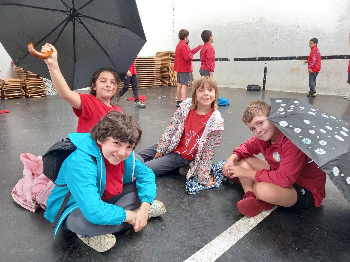 Frontoian jolasean! <a href="/beg34Jon/">Maisu Jon</a> <a href="/beg34Lide/">Andereño Lide</a> <a href="/beg34Maria/">Maria</a>