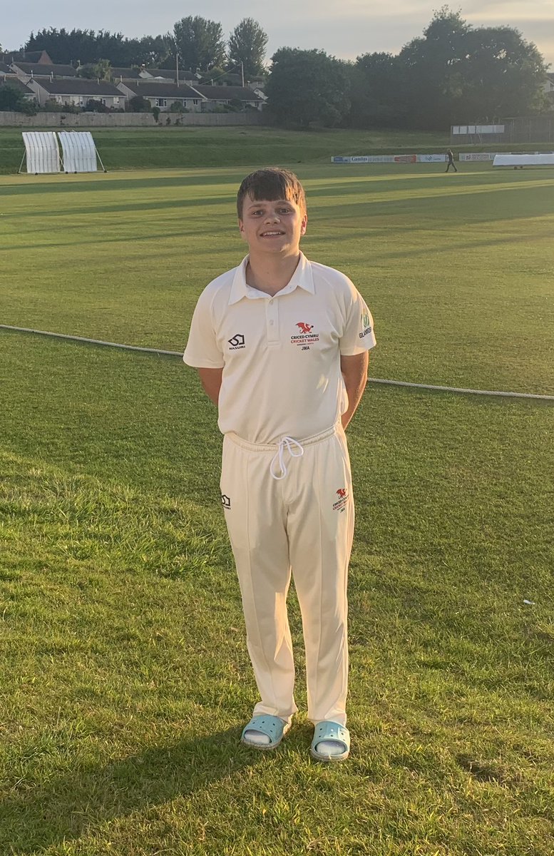 The boys on🔥🔥🔥.Winter training with the NFBA has clearly paid off. Welsh Cup Semi Final T20, Jake took 4 for 6 of 4 just missing out on hatrick and five fore in the same over. Ripping three different batsmen’s stumps out the ground again. Man of the match
#SpeedSkillMastery