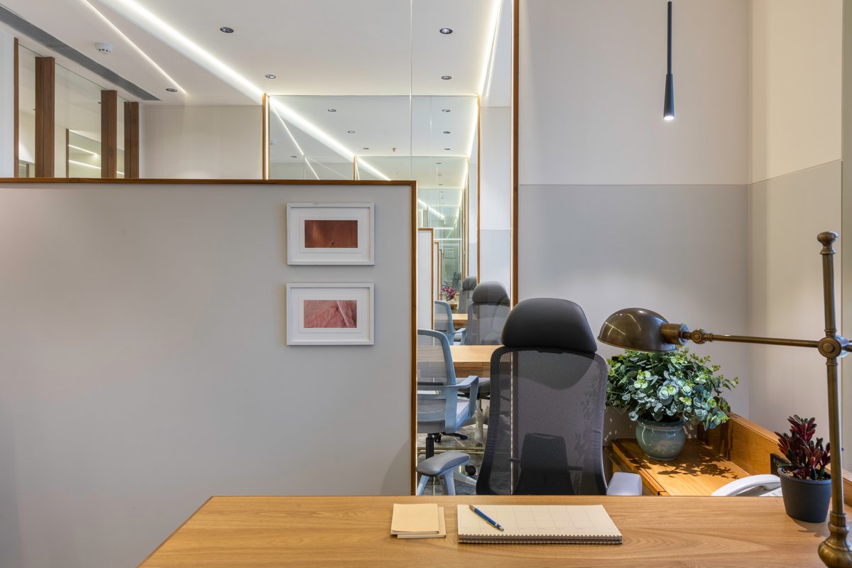 amitshastriarch's tweet image. Workstations reimagined: Contemporary, grey and wooden vibes, glass partitions for seamless connections, lend an airy vibe. 

 #amitshastriarchitects #Officeideas #interordesign