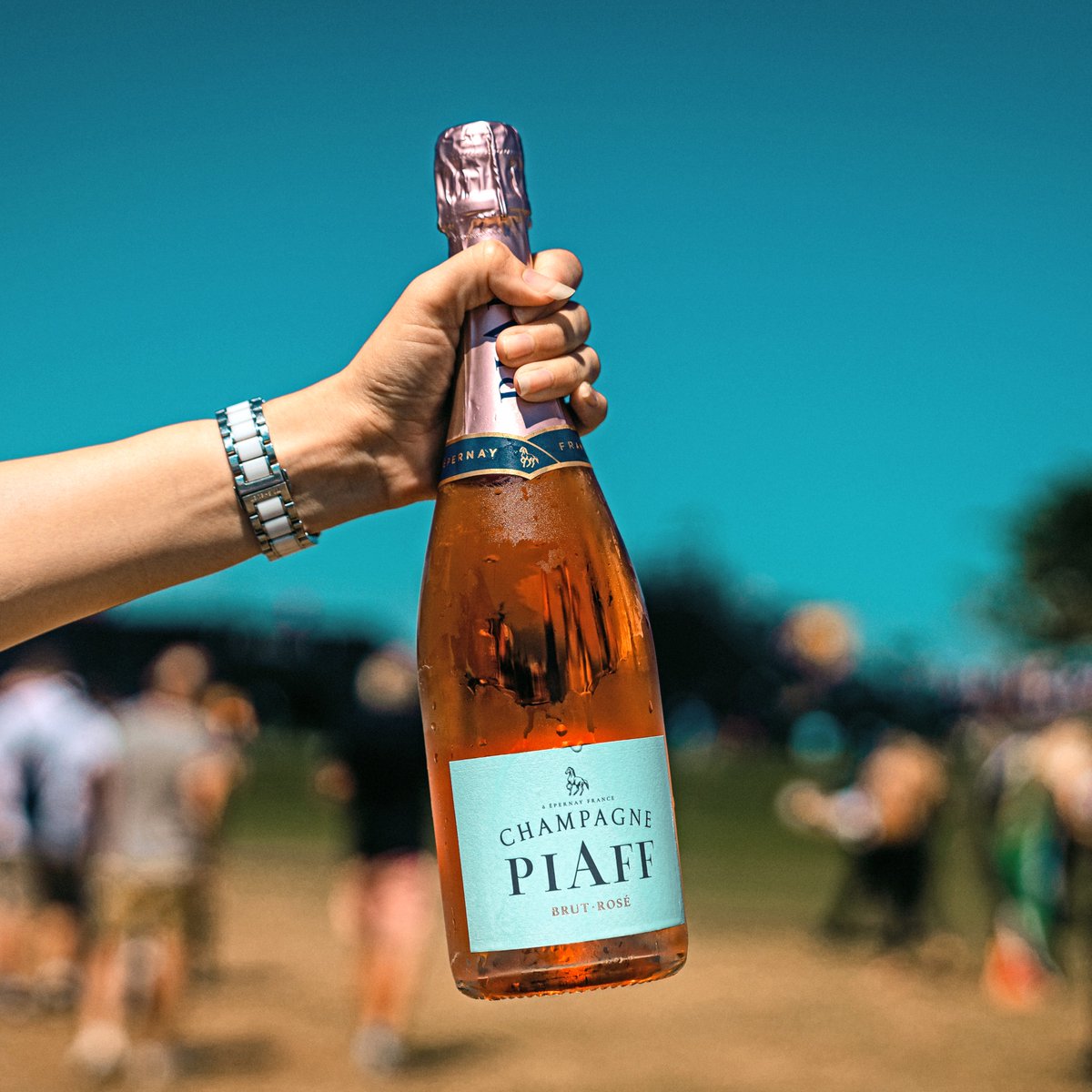 A sneak peek of what's to come: rosé champagne and summer days 🥂🌞 #SummerPreview

#AnyExcuseForPIAFF #ChampagnePIAFF