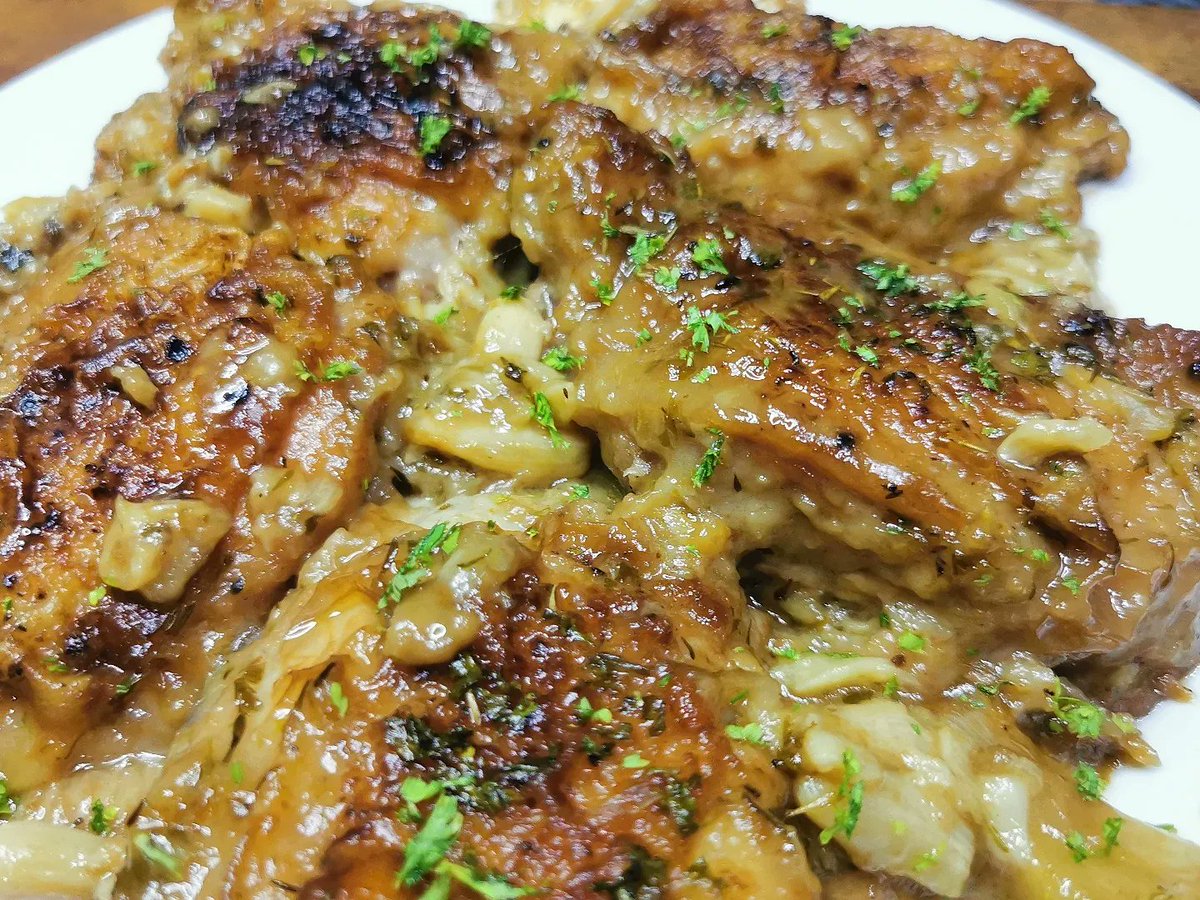 Chicken w/ 40 Cloves Of Garlic /

Slow Cooked Chicken with lots of Garlic 🧄🧄🧄🧄🧄🧄🧄

#ChickenWith40ClovesOfGarlic
#DeliciousAndSavory #ChickenWithLotsOfGarlic #SlowCookedChicken #yummy #HK  #mustTry #HomemadeWithLOVE #HazelsKitchen