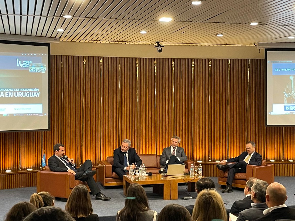 Exponen en este momento, Enrique Rodríguez, Eric Geelan, Gustavo Misa Echenique y Leonardo Costa Franco, dando inicio al segundo panel de la mañana: "Lavado de Activos: ¿cómo lograr la efectividad en su combate?"