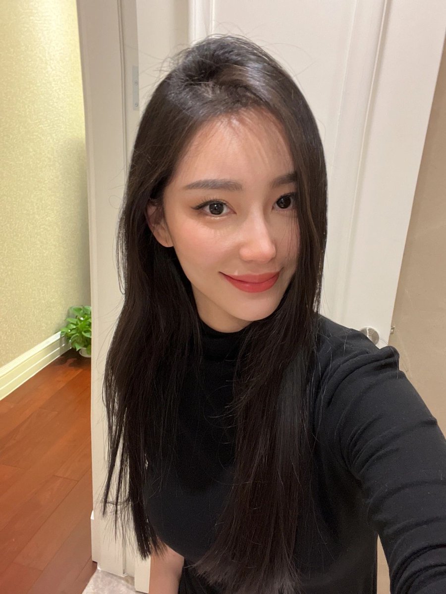 What you see is who I am. Good and bad don't contradict each other.