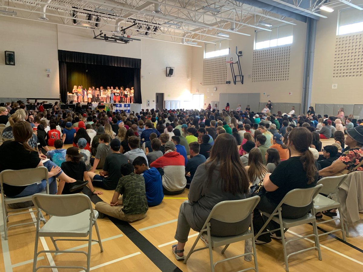 Our 2 year end assemblies were a wonderful celebration of learning, leadership and growth. Many students proudly presented to our large audiences with great Bellmoore Pride 💚💛🐾 Special thank you to @MrsLedroit for co-leading with students!