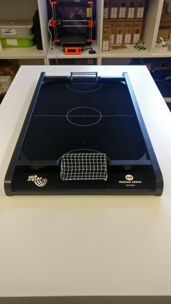 Mucho thanks and a recent Happy 60th to Mark! Handmade monochrome 5aside arena, personalised with his birth year and a little custom logo using his initials. Also designed a custom Inter v Milan team pack and balls to make a complete set for playing #Subbuteo 🖤🎉