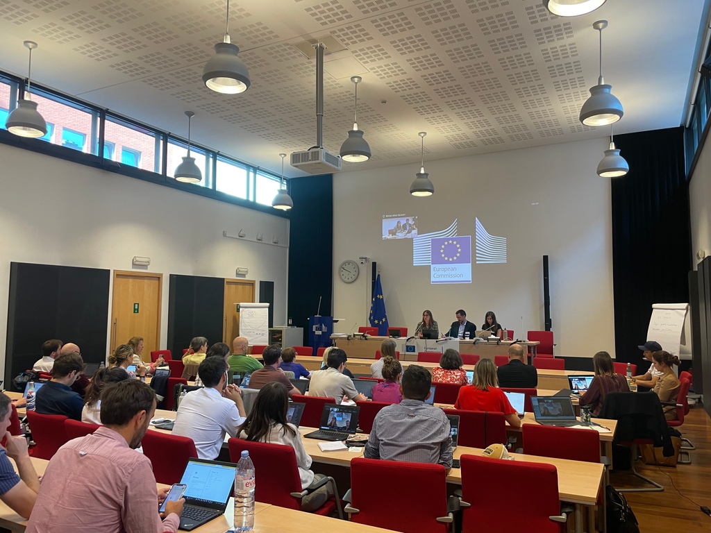 euratex_eu's tweet photo. EURATEX and members of #PEFCR Technical Secretariat are in Brussels and online for 2 days of dynamic discussions on physical #durability and #reparability of #textiles, #microplastics methodologies, preliminary results from the first supporting study.
https://t.co/Kp6r3vYDJn https://t.co/Nn4dkjKycC