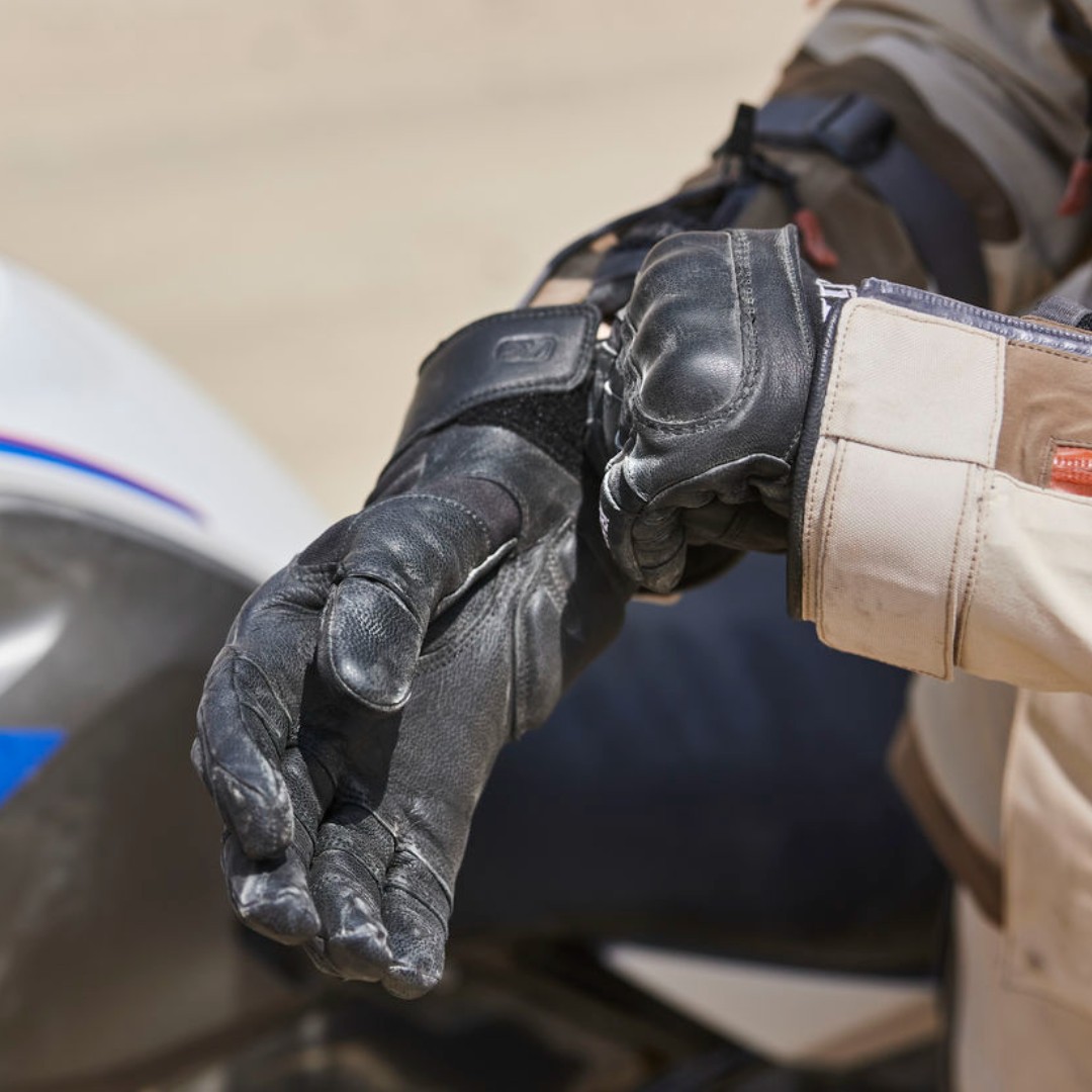 KlimatADVGear's tweet image. 🖤WOMENs ADVENTURE GTX GLOVEs🖤The ladies version of our bestselling Adventure GTX Short Glove.Fully fitted and tailored for women to deliver the best tactile connection to your motorcycle.#advgear #advrider #adventurerider #SpiritofGS #BMWMotorrad #BMW #KlimWomen #KlimLife