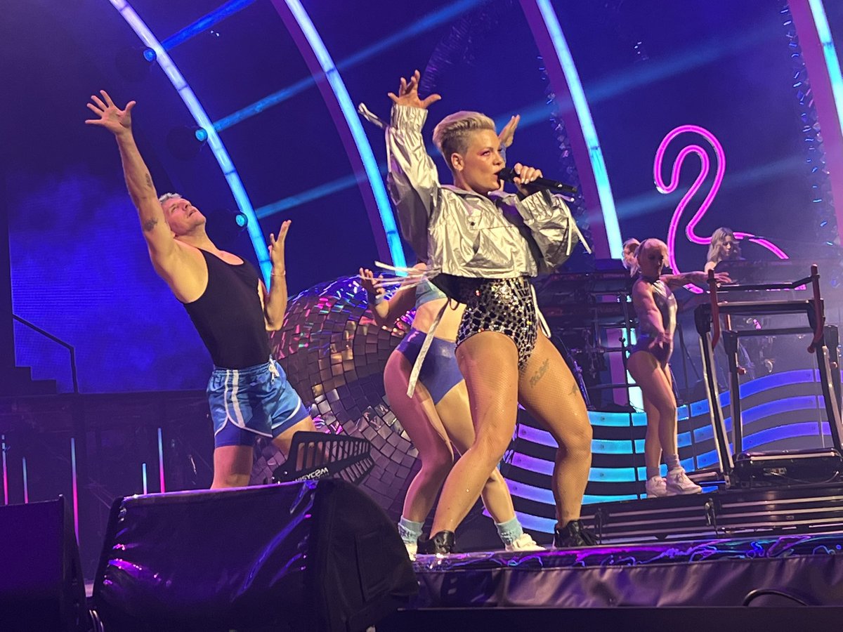 JunkyJeff's tweet photo. Thanks, @Pink, always for EVERYTHING.
Last night was special (emotional).
I held it together for the show, but cried a ton today.
(Paris is a good city for crying).
Ready to do it ALL again tonight.
LOVE ALWAYS.
-Jeffrey https://t.co/z9Zq98zz1u