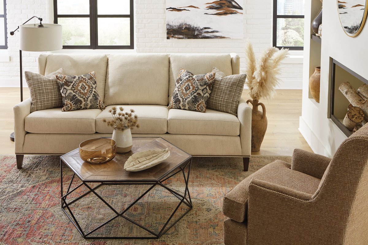 Elevate your design game with Smith Brothers of Berne Furniture! Proudly American-made and crafted with impeccable quality, their 270 sofa and 530 chair will redefine your living space. 😍

#SmithBrothers #AmericanMade #QualityCraftsmanship #DesignInspiration #HabeggerFurniture