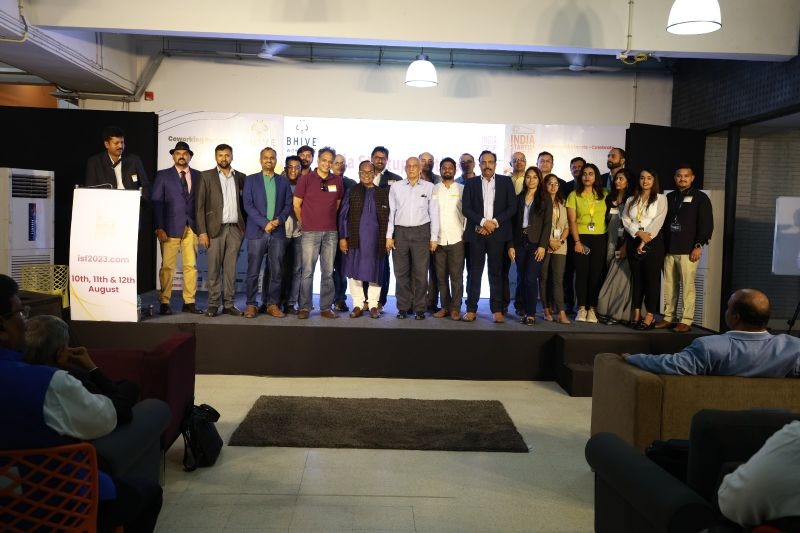 DeepTechGlobal's tweet photo. #ISF'23's #curtainraiser event #InvestorConnect was organized by ISF in partnership with @bhiveworkspace in #Bengaluru on June 17
J A Chowdary, #Chairperson of #ISF, expressed their #commitment to #empowering #entrepreneurs. Our #MD, @SridharKosaraju also took part in the event. https://t.co/ArEIE4ZNaf