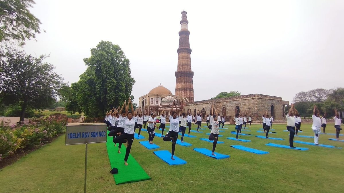 Dir_Education's tweet image. "YOGA has the power to reconstruct a person completely".

Our students as NCC Cadets participating in #InternationalDayofYoga2023 event!

#PowerfulVisuals 
#proudmoment