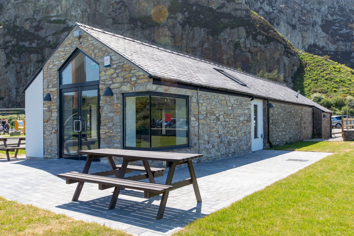 New visitor centre opened to help boost Holy Island tourism.

A new modern visitor centre has been opened at Holyhead’s award-winning Breakwater Country Park as part of an all-Wales scheme to create and improve key visitor facilities.

More here: anglesey.gov.wales/en/newsroom/ne…
