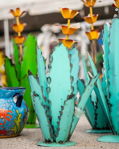 It’s the first day of summer, which means it's the perfect time to bring the color [and fun] to any outdoor space with our adorable metal lawn art!☀️🌵
#HappyFirstDayOfSummer #CzechOutOurLawnArt #CzechOutSlovaceks #SlovaceksWest #WestTX #FeelingTheHeat #Texas