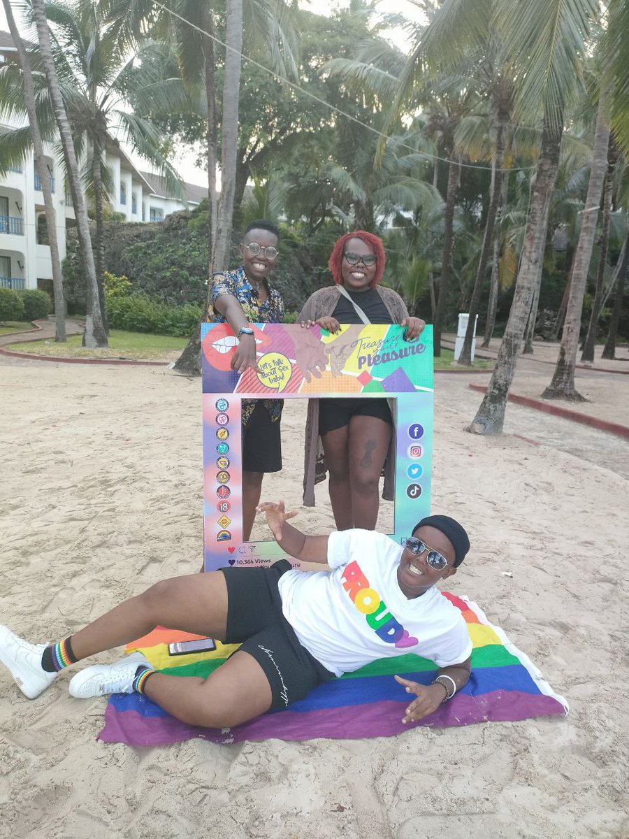 Ready for Pleasure Session 🤗🤗 at #RHNKConference2023 by the beach.
Come let's talk about Sex! Queer Sex matters too