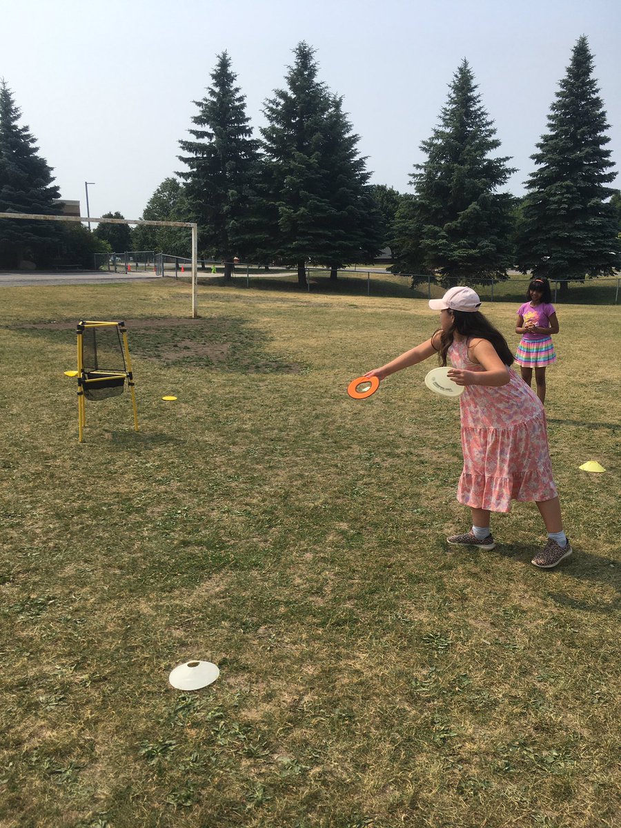 MrPoutineMPB's tweet image. Une belle journée pour pratiquer le KanJam! @MPaulBaxterOCSB